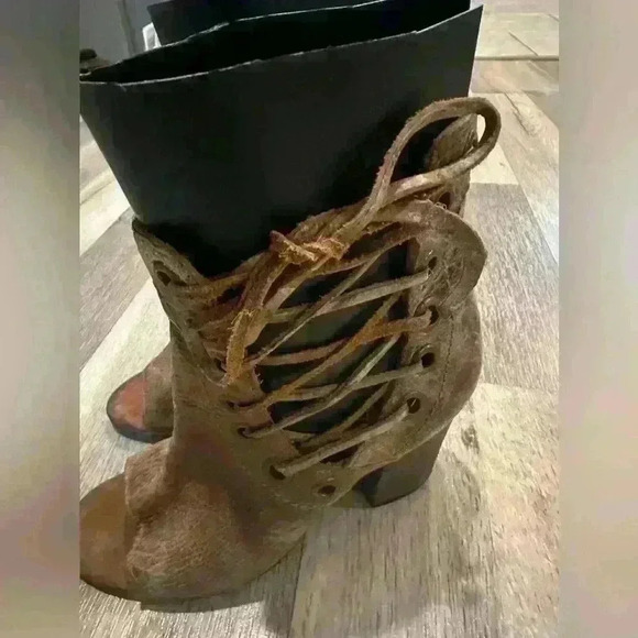 Diba True Women's Sz 7 Shoes Brown Leather Lace Up Zip Distressed Ankle Boots - Picture 10 of 14